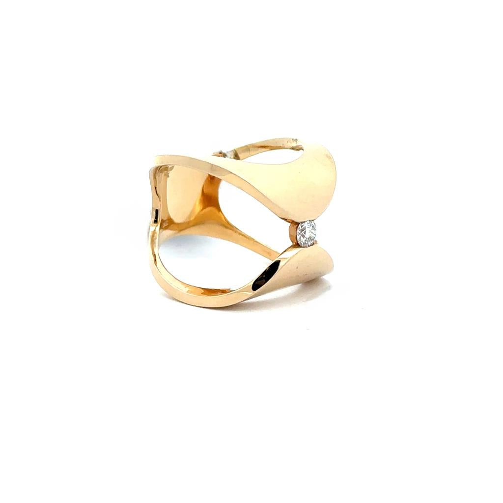 Modern Yellow Gold and Diamond Ring