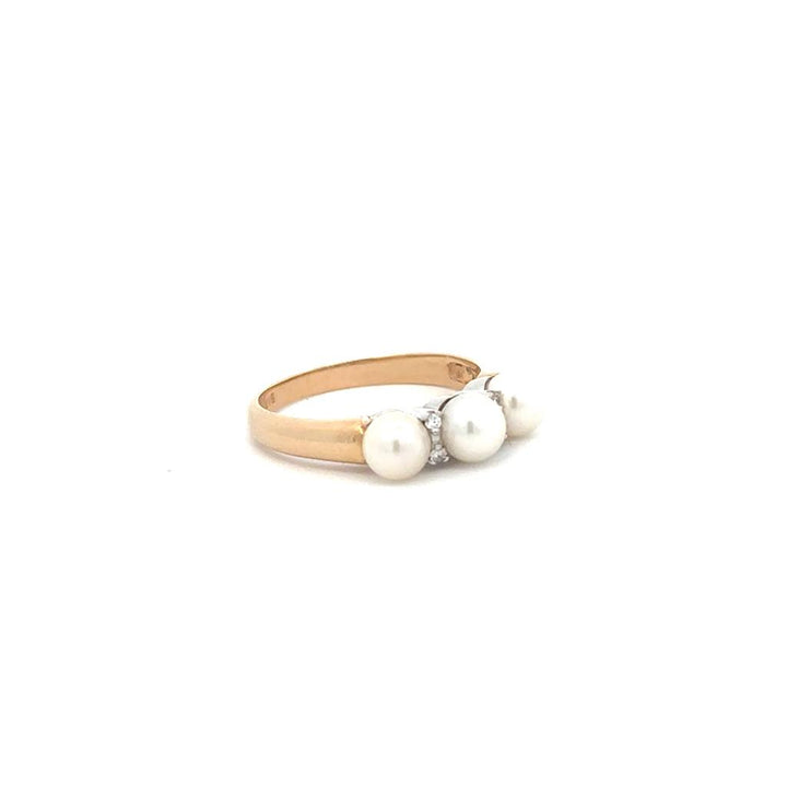 Pearl & Diamond Ring