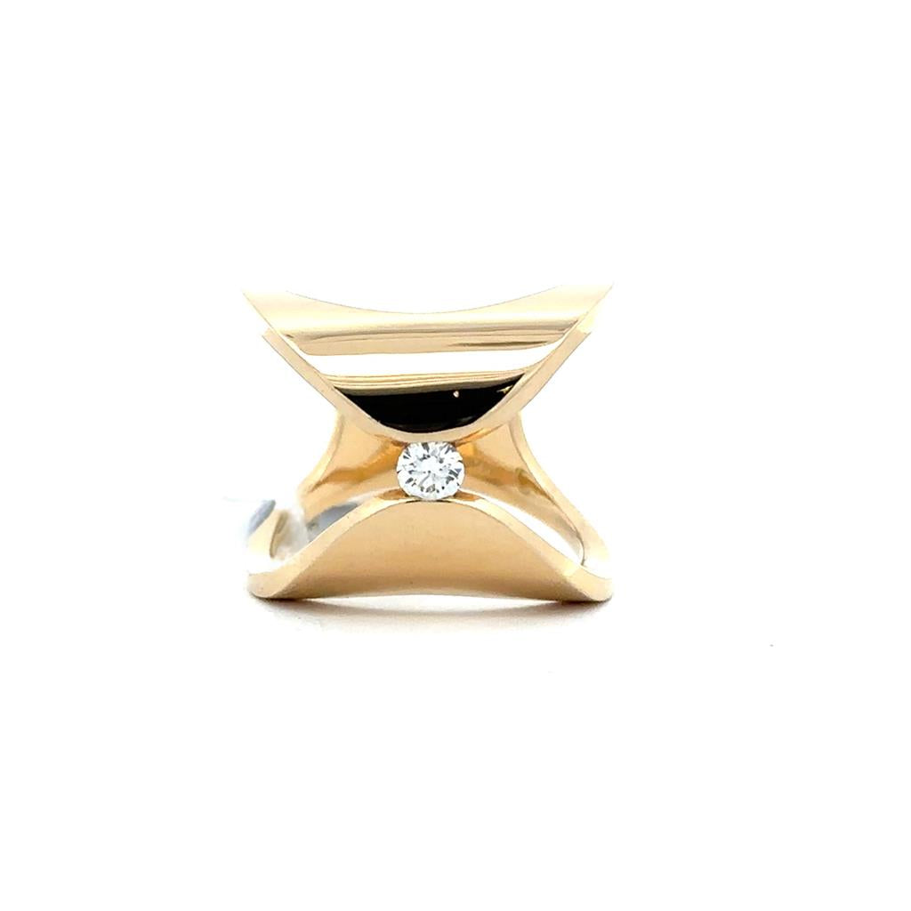 Modern Yellow Gold and Diamond Ring